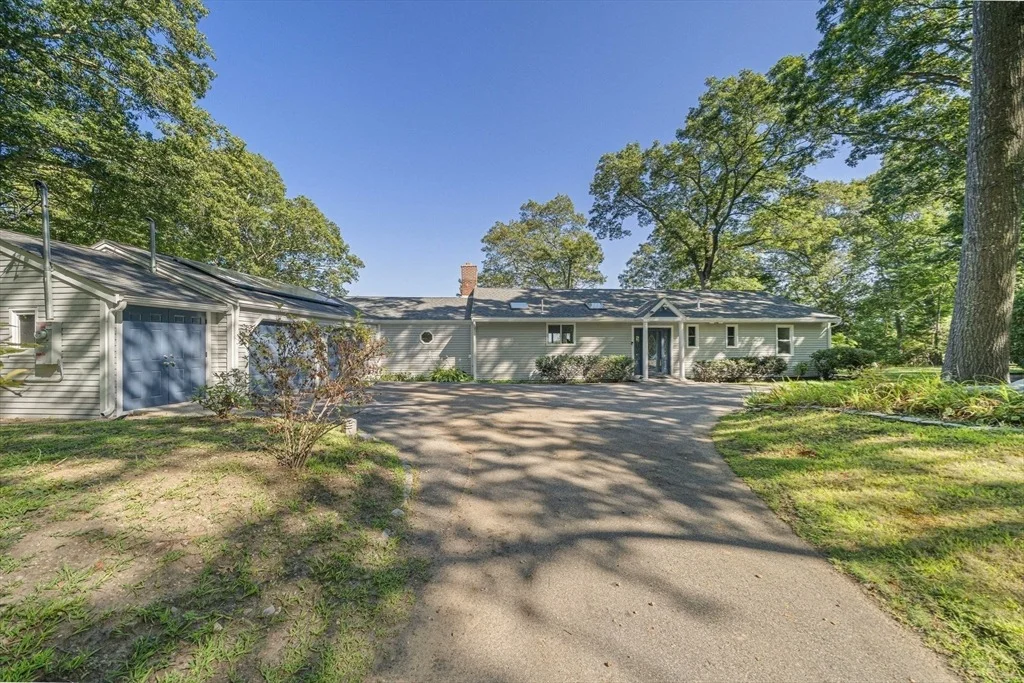 Photo of 110 Damon's Point Road
