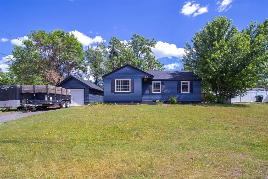 Photo of 127 Gelinas Dr