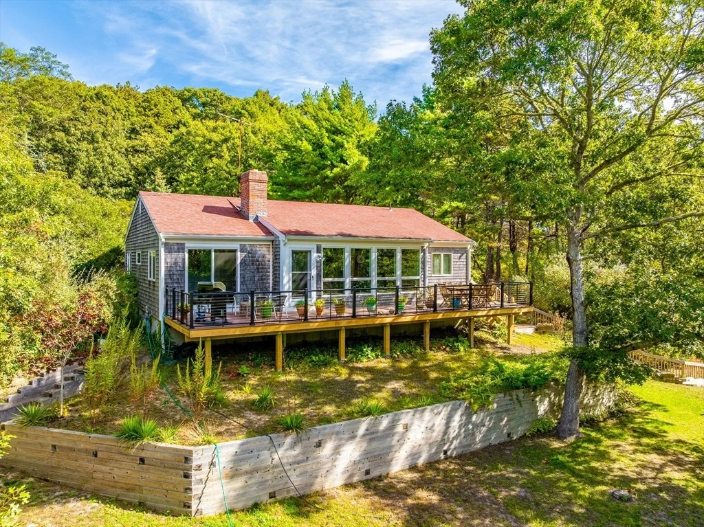 Photo of 225 Coles Neck Rd