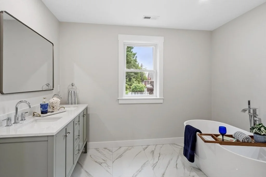 Photo of 317 Middlesex St