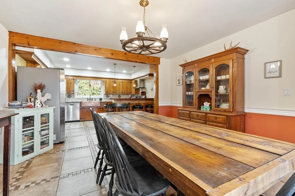 Photo of 885 Royalston
