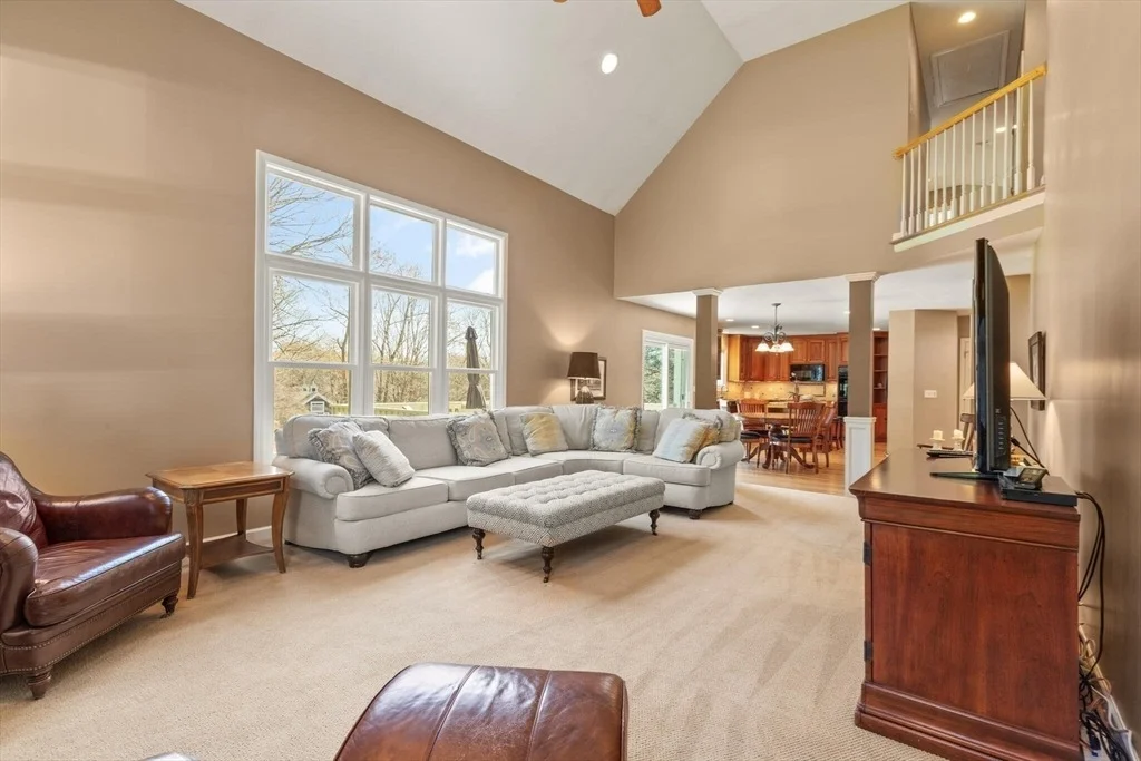 Photo of 20 Comstock Dr