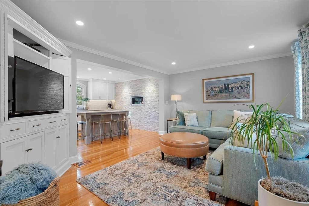 Photo of 16 Christopher Dr