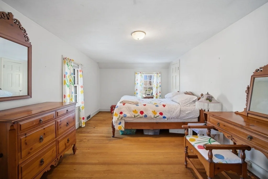Photo of 46 Puritan Cir