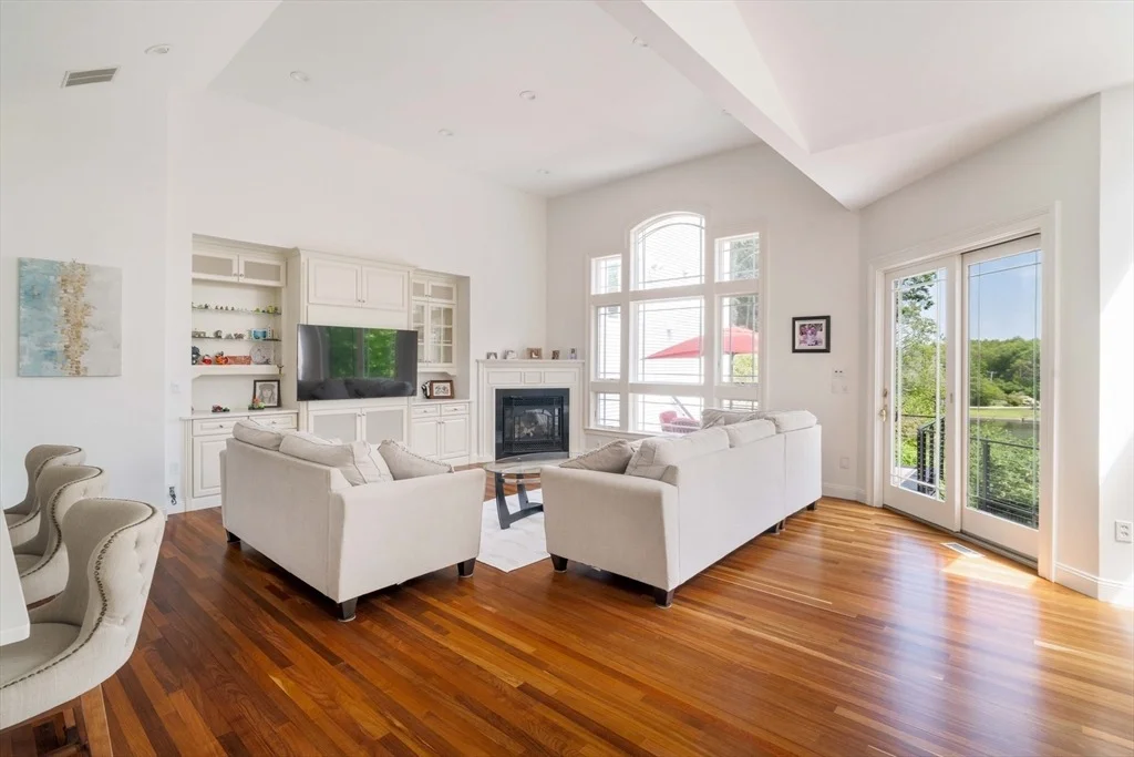 Photo of 100 Westcliff Rd