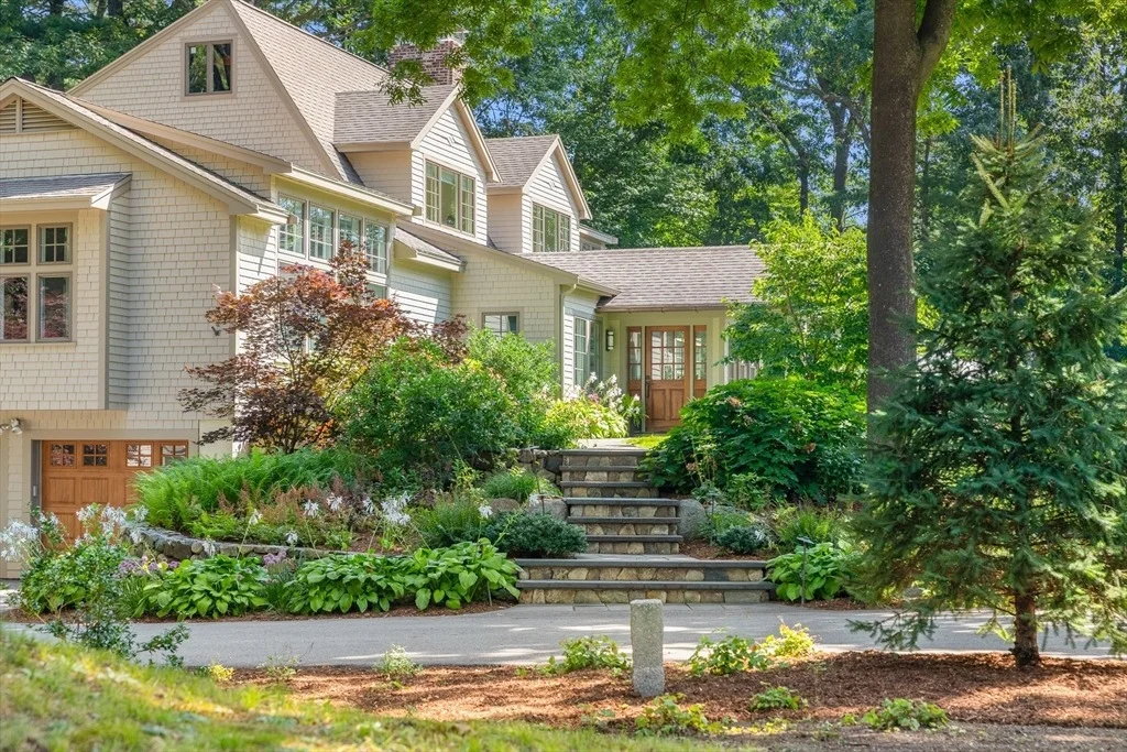 Photo of 44 William Fairfield Dr
