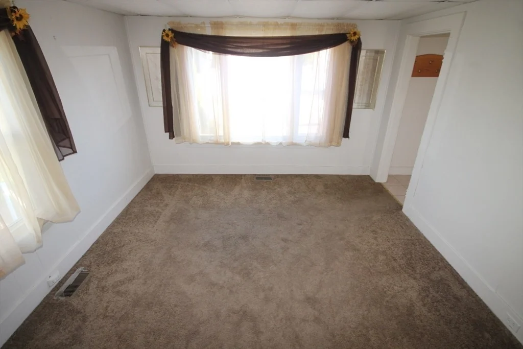 Photo of 105 Warfield Avenue