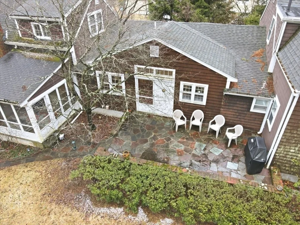 Photo of 75 High Rock
