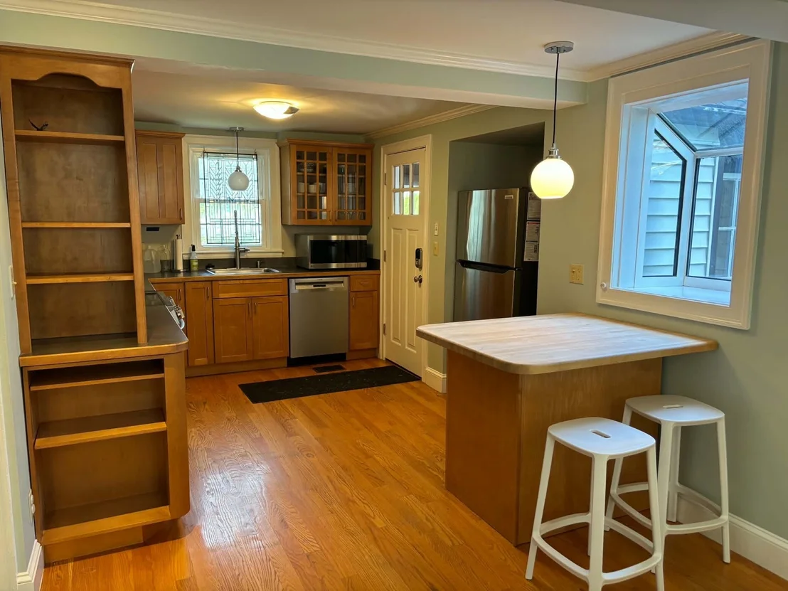 Photo of 896 East St