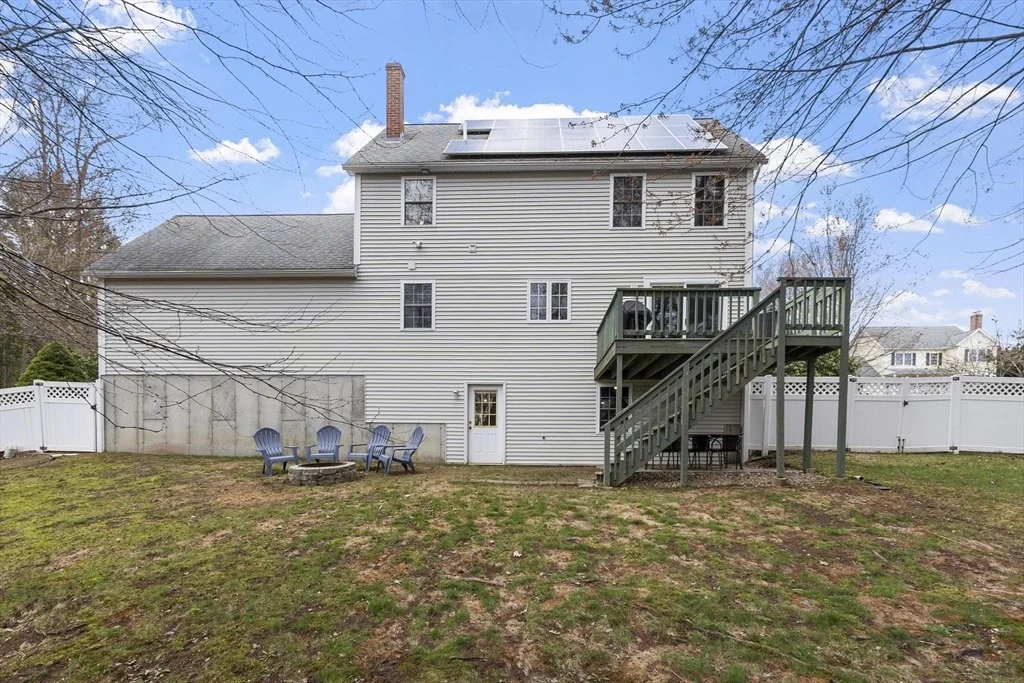 Photo of 19 Fieldstone Dr