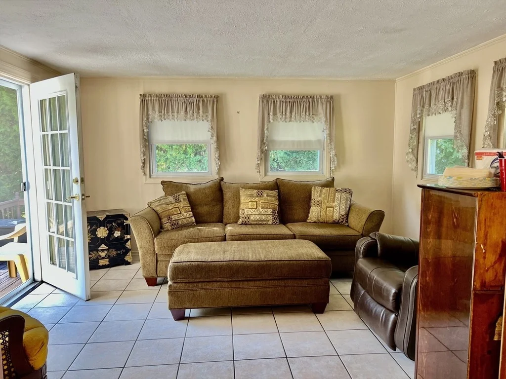 Photo of 60 Carousel Dr.