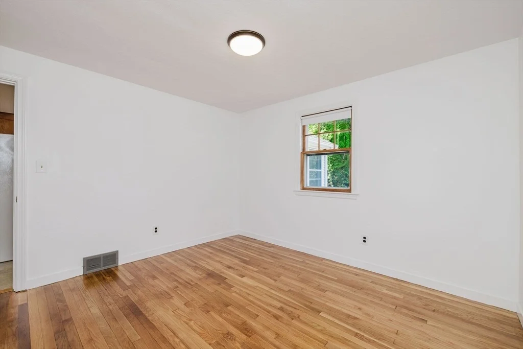 Photo of 27 Connie Dr