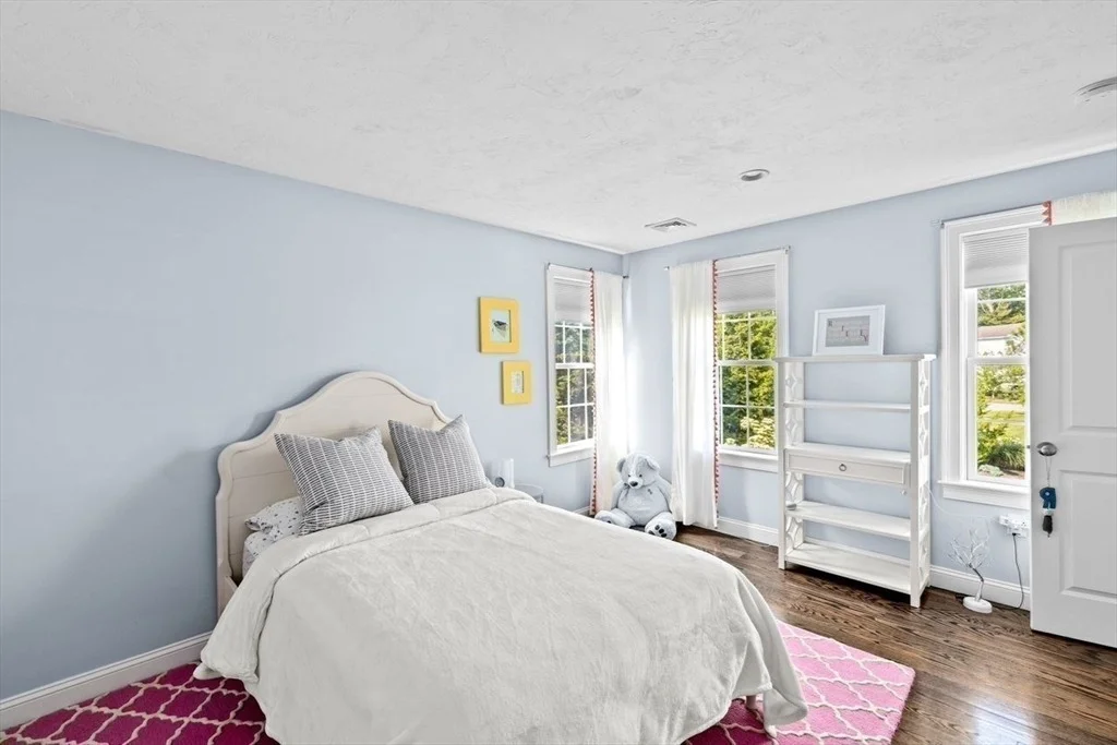 Photo of 10 Evangeline Dr