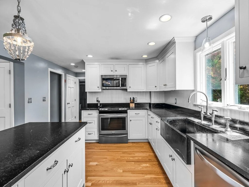 Photo of 147 Bare Hill Road