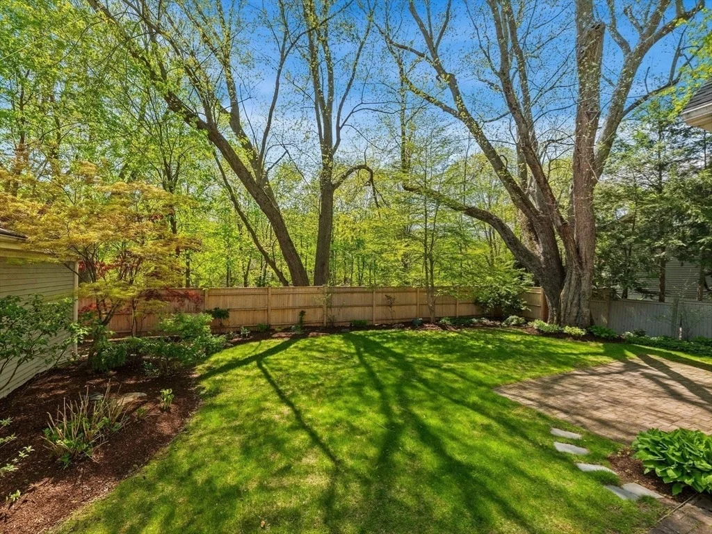 Photo of 20 Maple Street