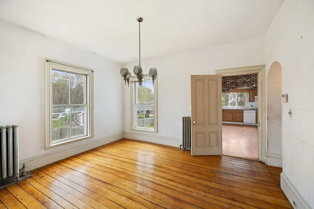 Photo of 327 East St
