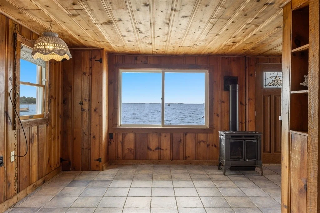 Photo of 41 Seconsett Island Rd