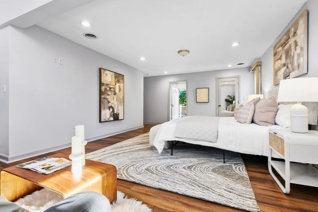 Photo of 97 Oak St