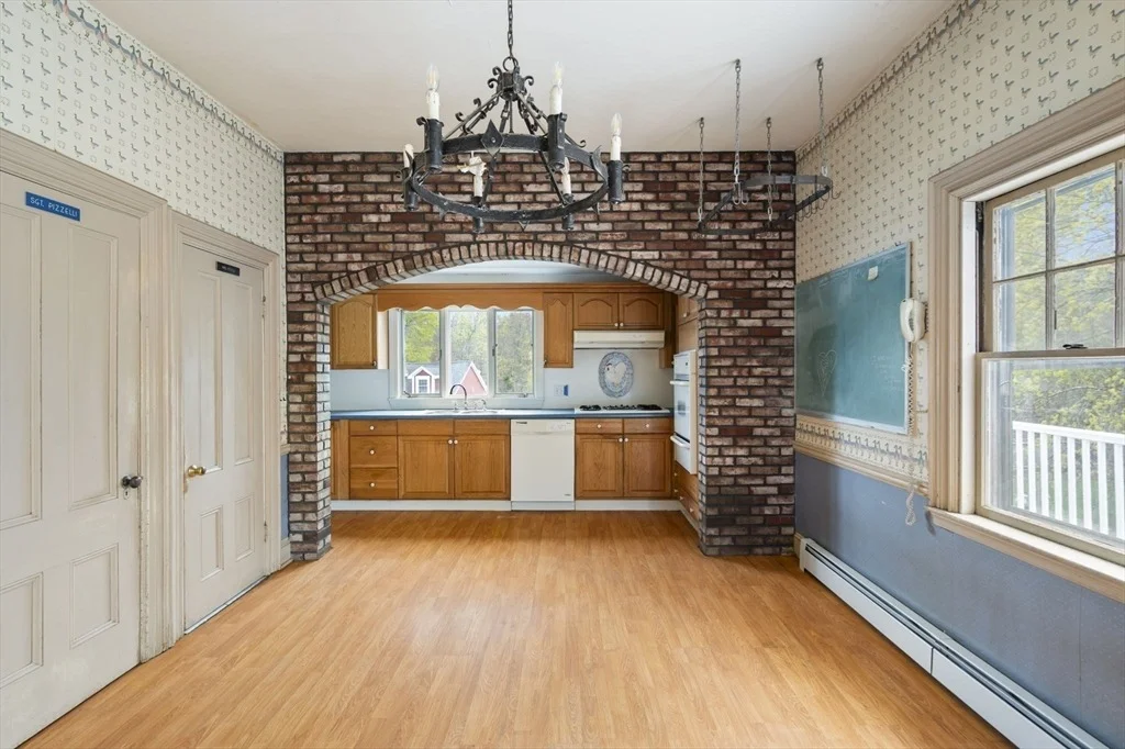 Photo of 327 East St