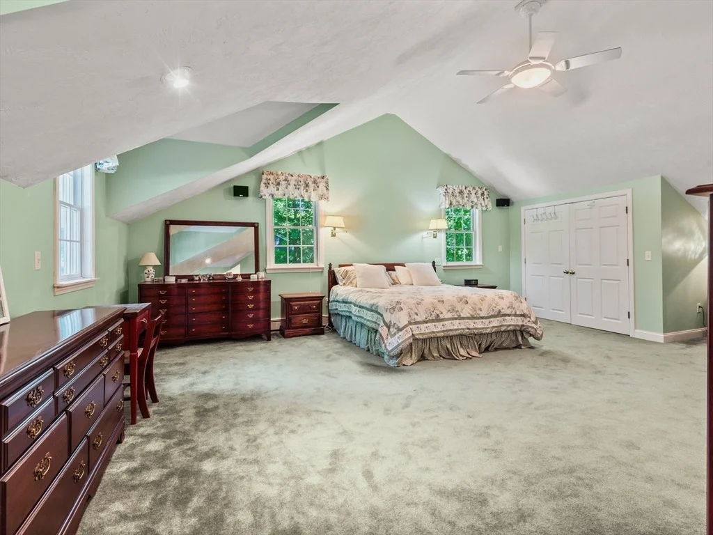 Photo of 14 Running Brook Cir