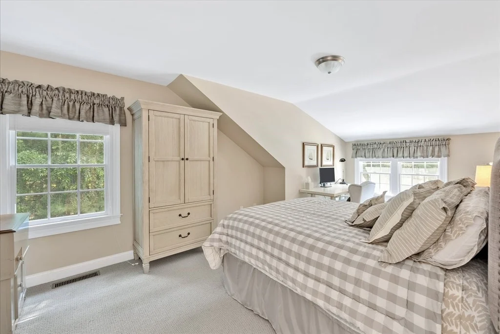 Photo of 72 Highwood Way