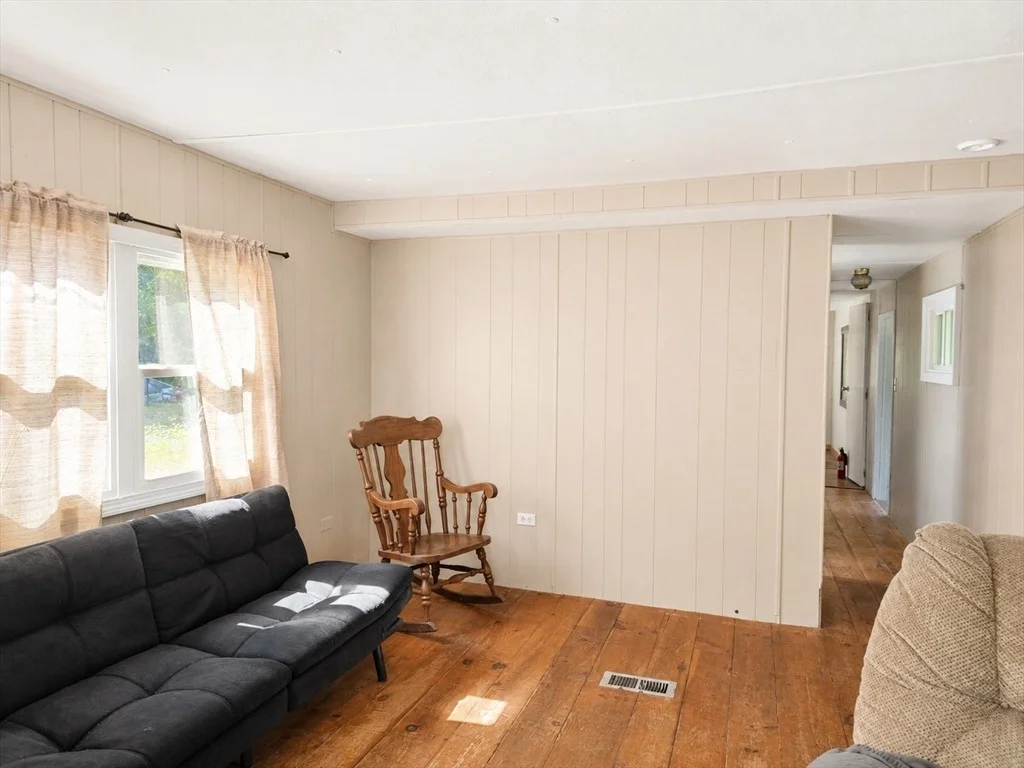 Photo of 891 Wendell Rd