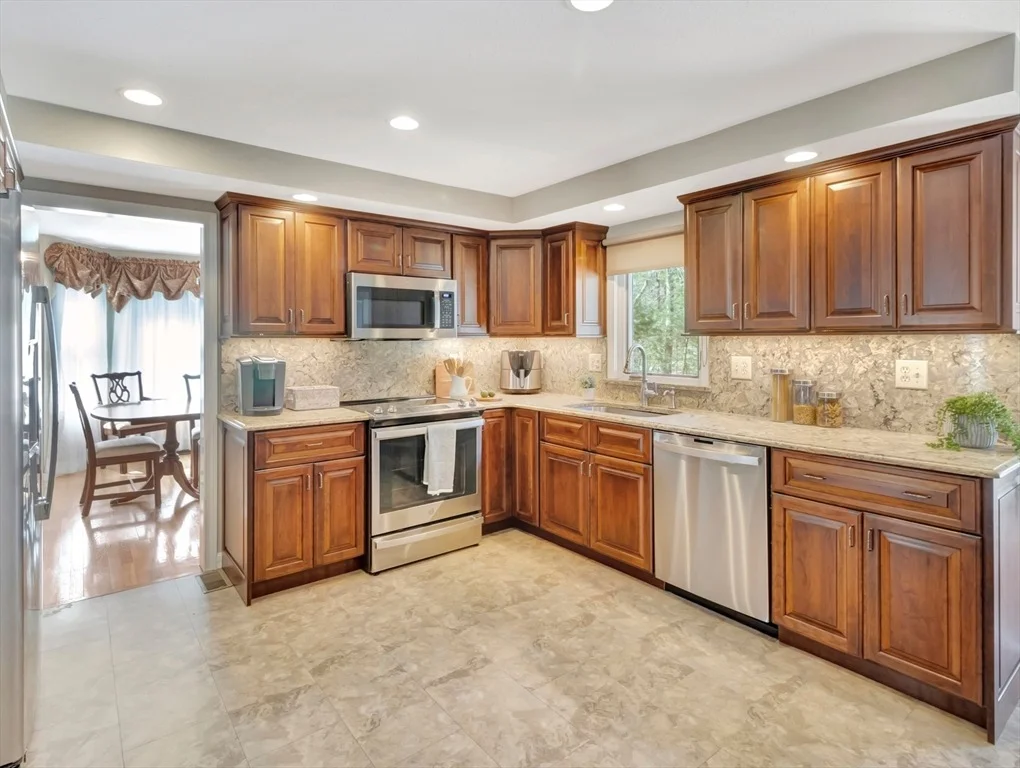 Photo of 7 Fieldstone Dr