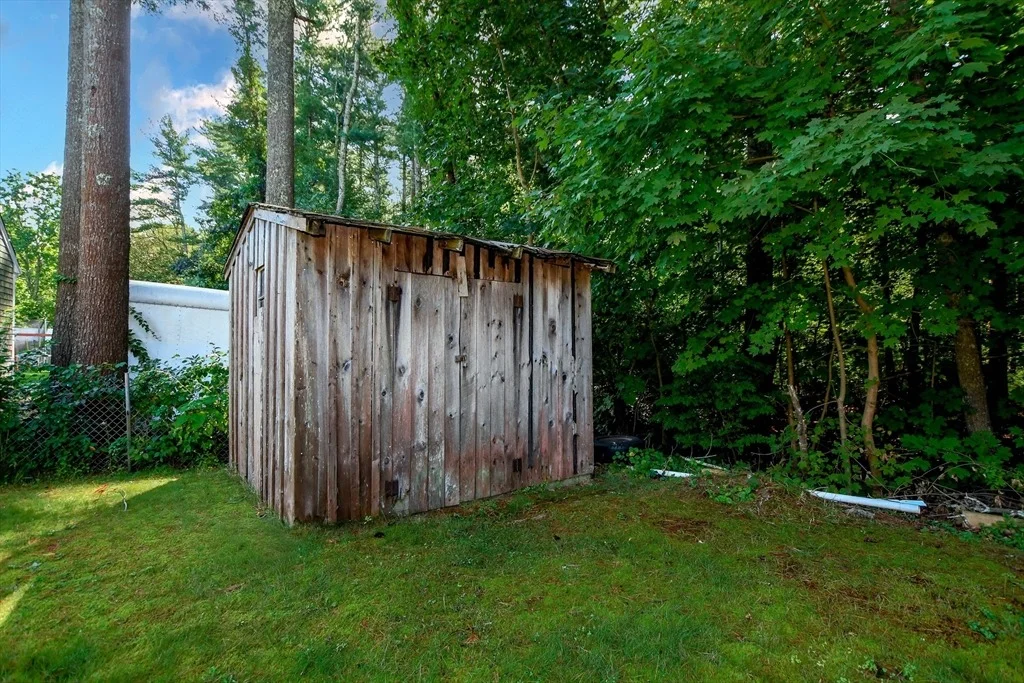 Photo of 9 White Pine Ave