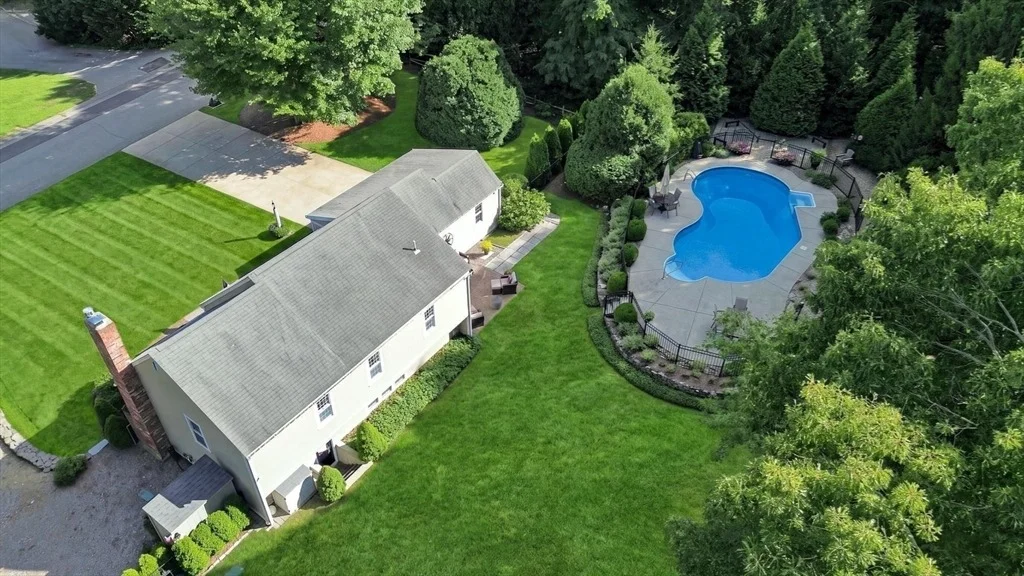 Photo of 3 Copper Beech Dr