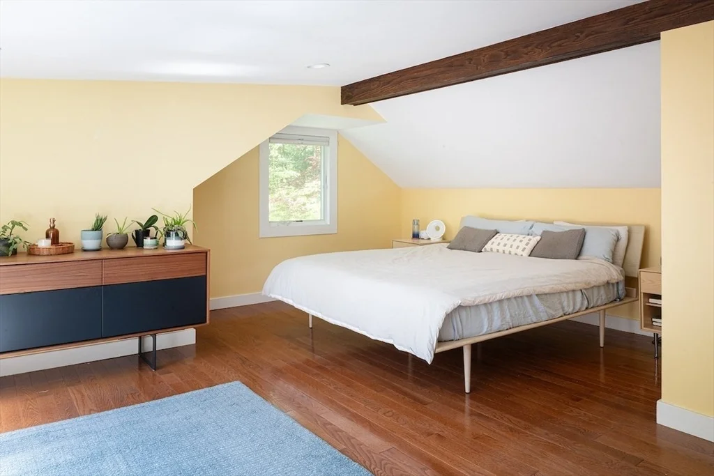 Photo of 11 Juniper Ridge Rd
