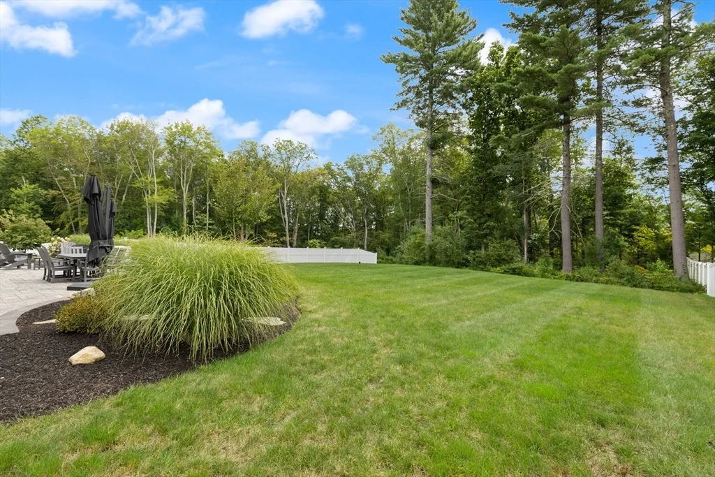 Photo of 10 Applewood Ln