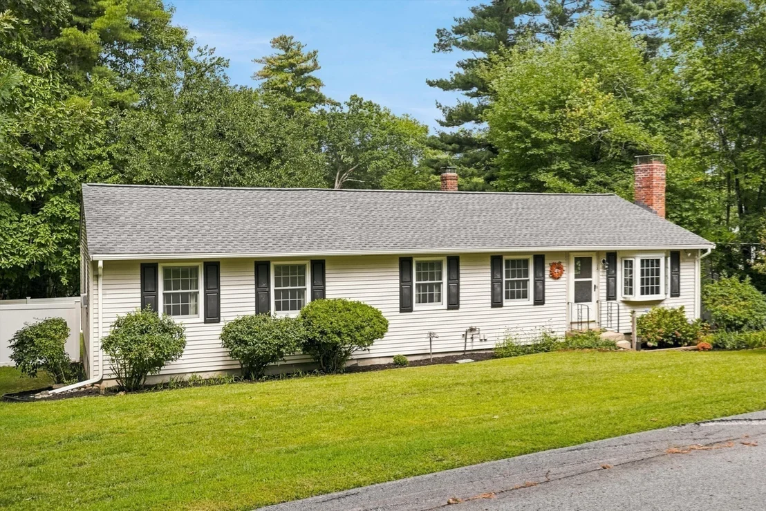 Photo of 13 Hilltop Dr