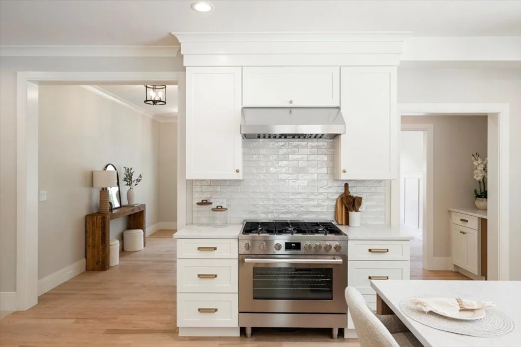 Photo of 6 Oak Knoll Road