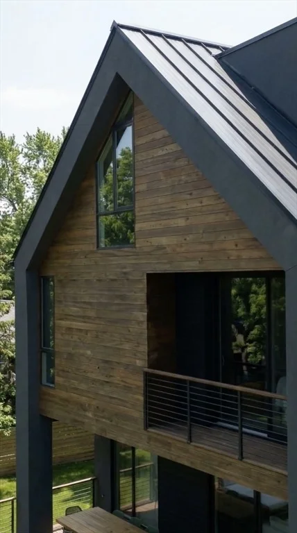 Photo of 35 Metacomet Rd