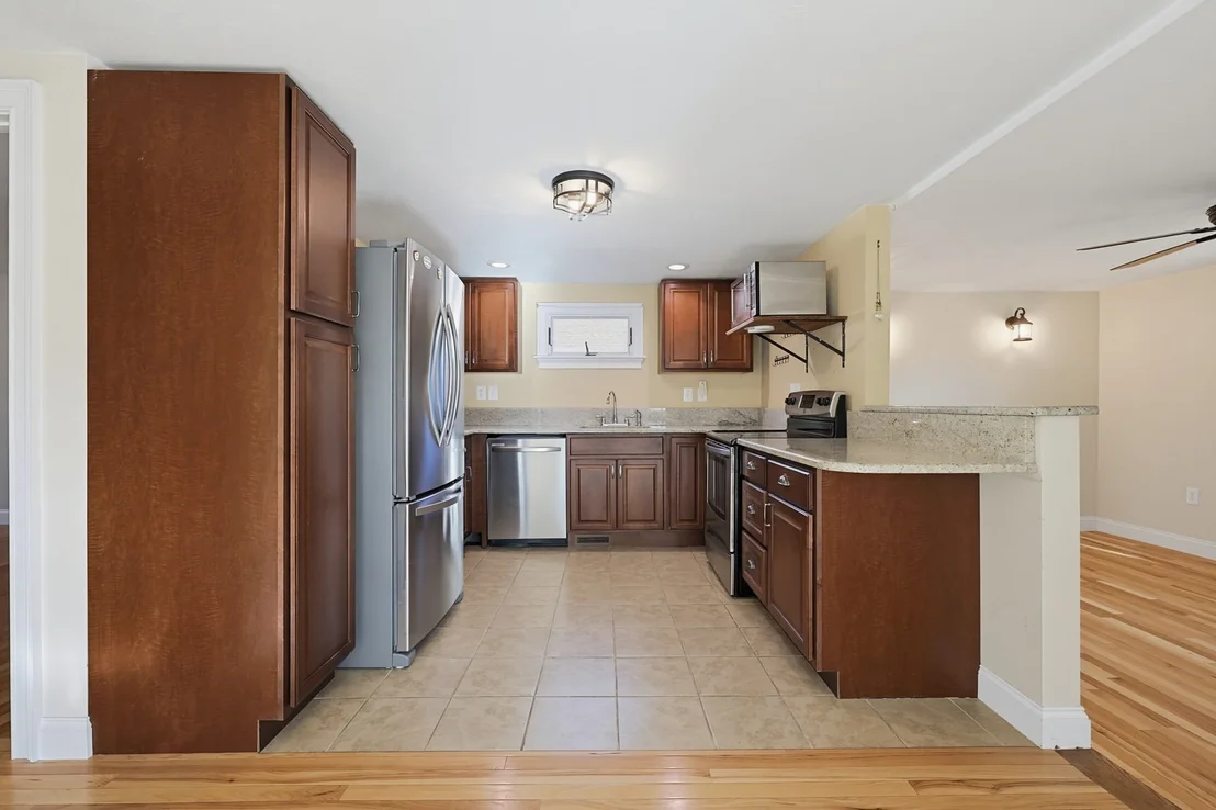 Photo of 116 Lakeshore Dr