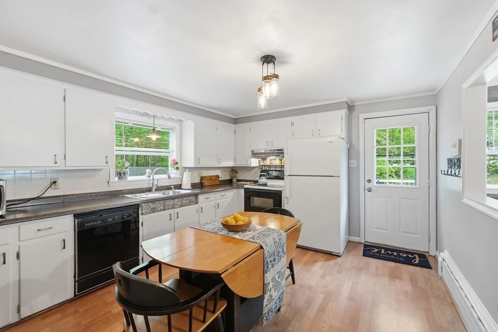 Photo of 39 N Common Rd