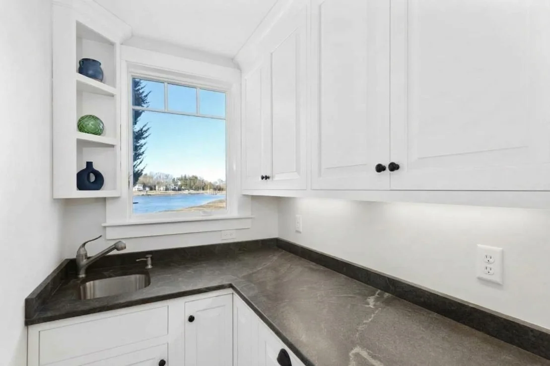 Photo of 44 River Ln