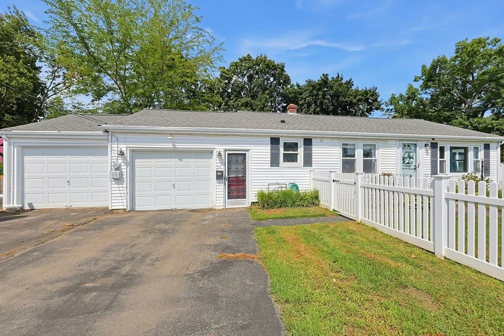 Photo of 30 Lloyd St
