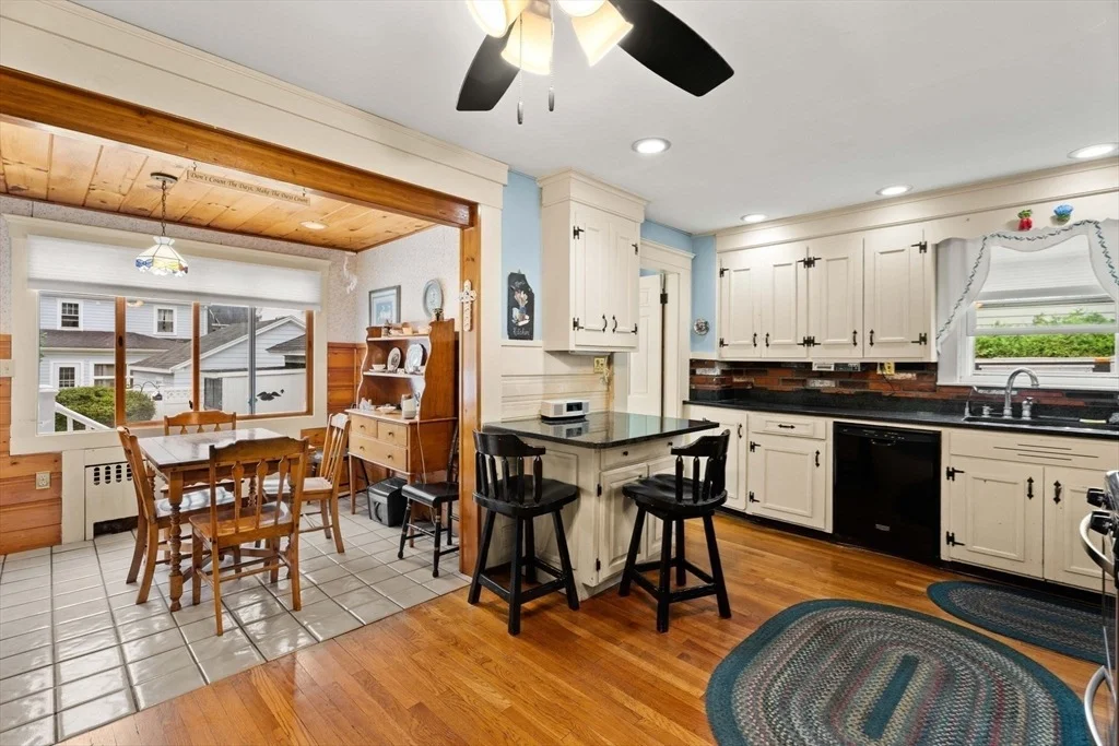 Photo of 3 Roosevelt Road