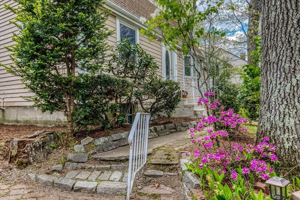 Photo of 42 Stoughton Rd