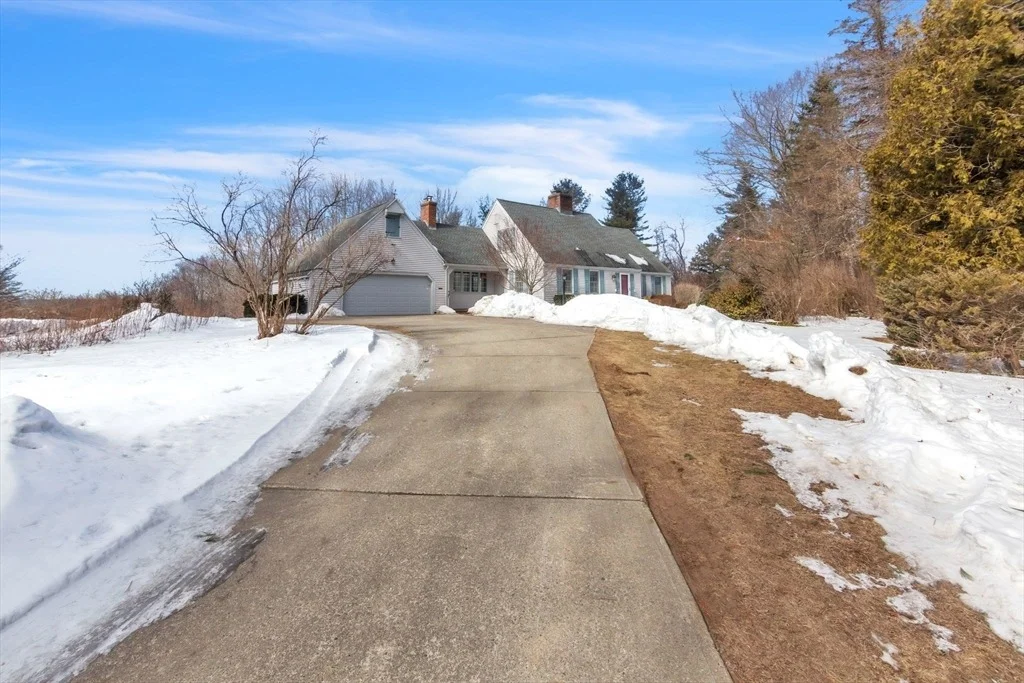 Photo of 83 New State Road
