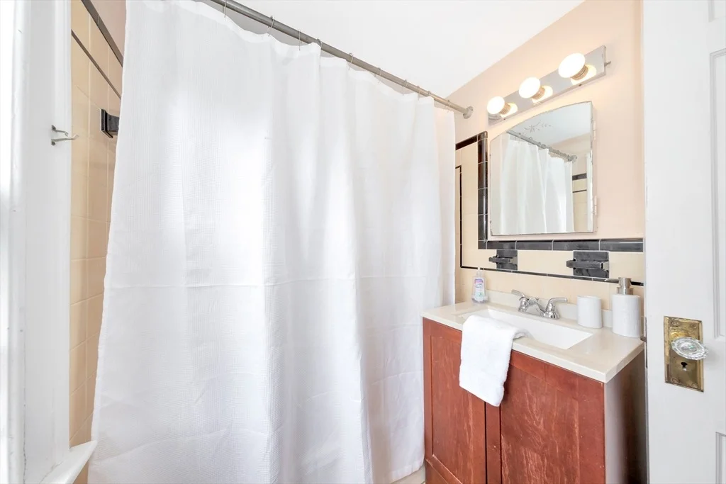 Photo of 377 Park Avenue