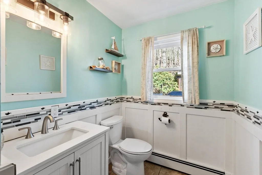 Photo of 885 Royalston