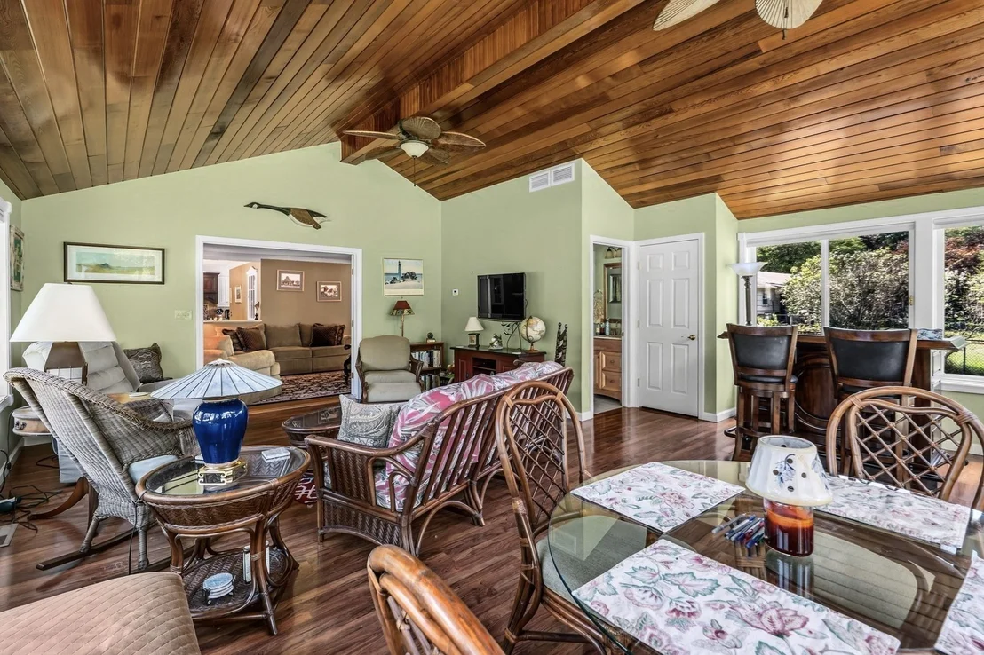 Photo of 207 Loudville Road