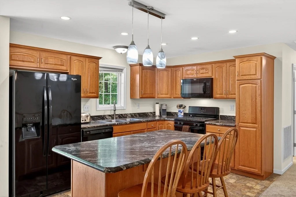 Photo of 98 Leland Rd