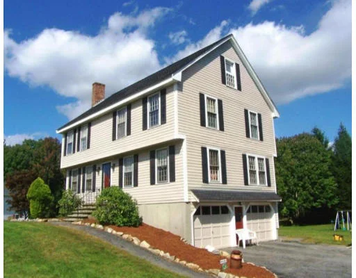 Photo of 7 Larchmont Cir