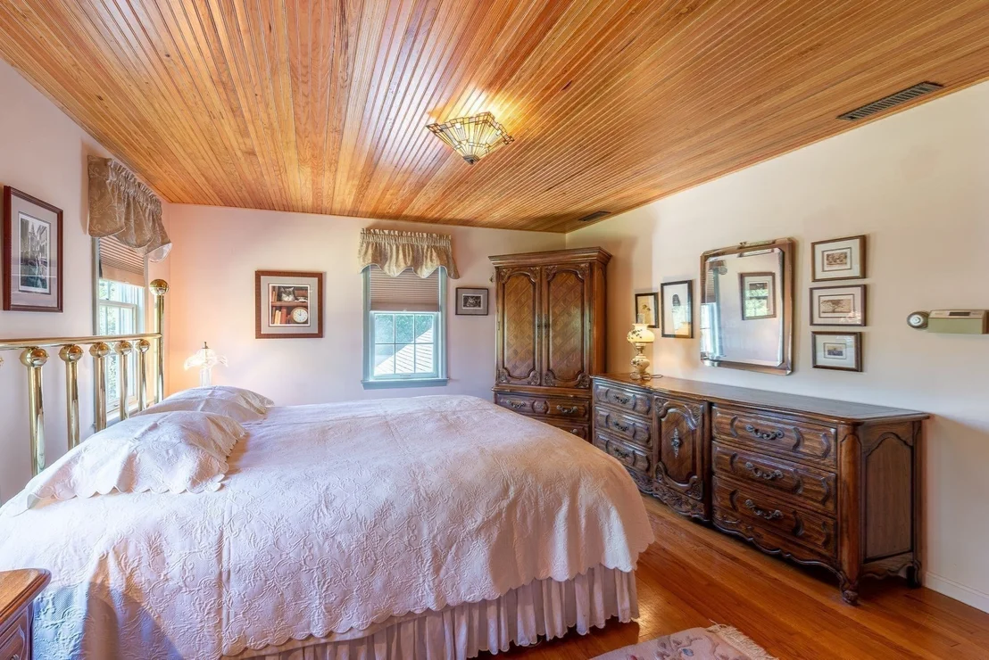Photo of 120 Rolling Ridge Rd