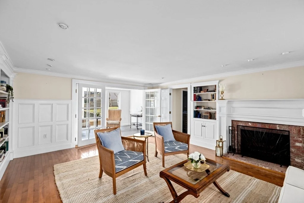 Photo of 10 Wompatuck Rd