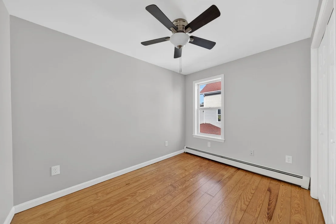 Photo of 165 Grant St