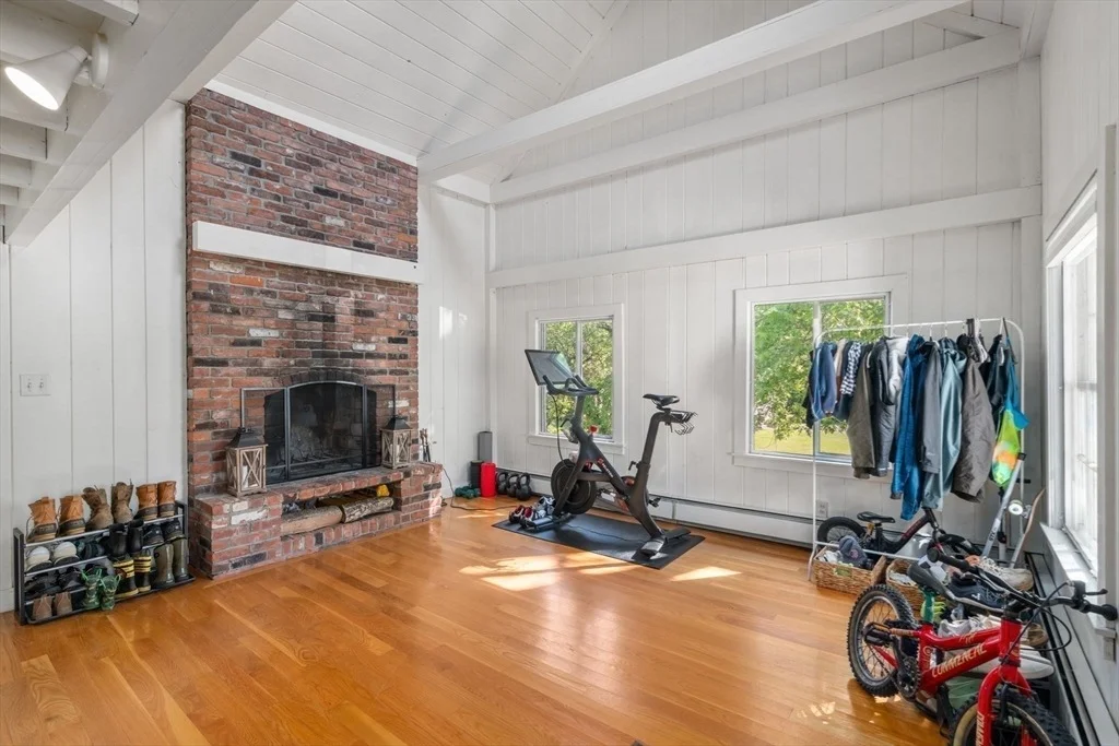 Photo of 339 Boston Rd